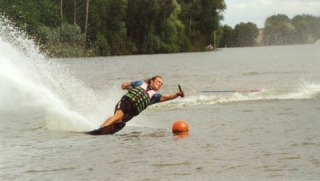  Wasserski und Slalom 